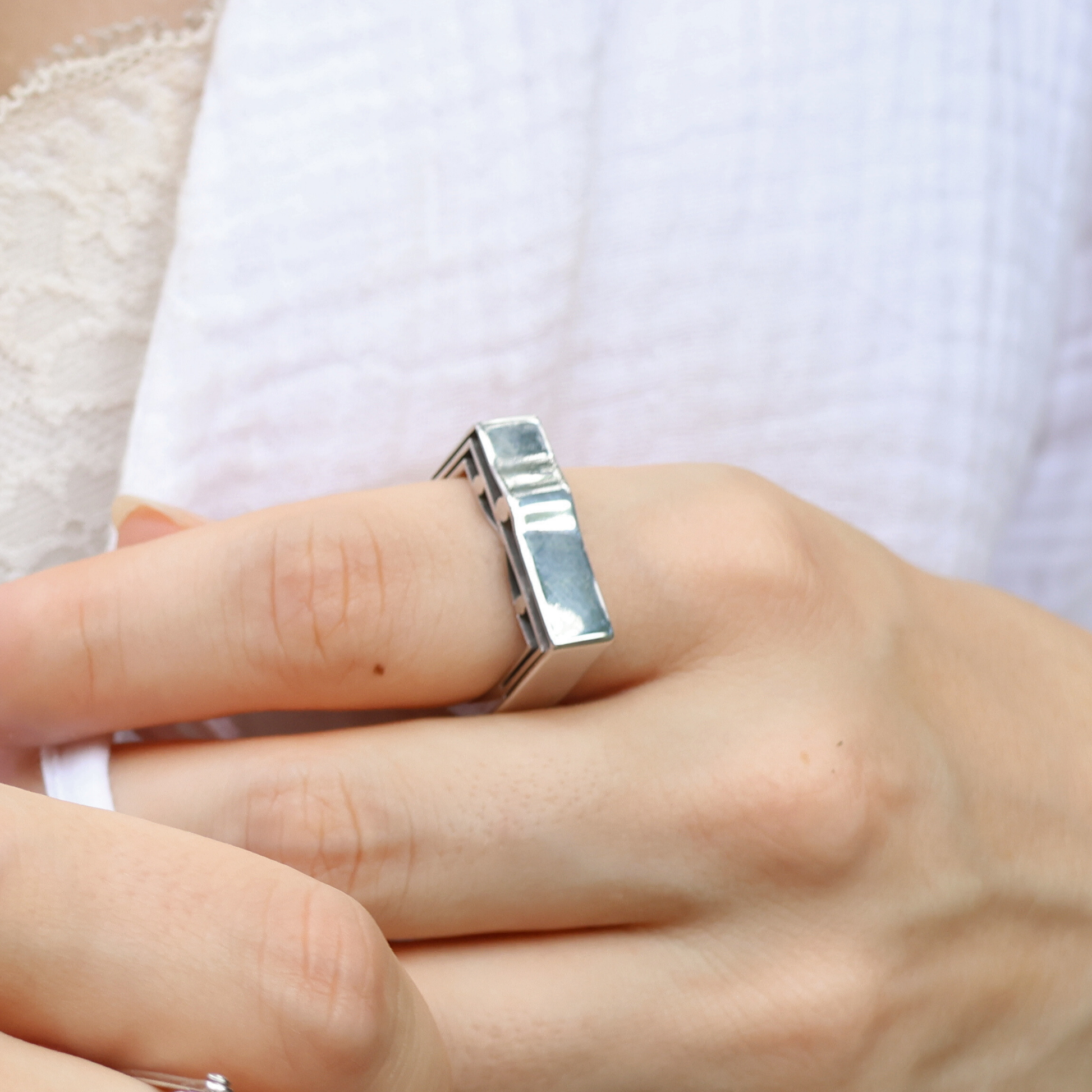 Zephyr Ring — Bold