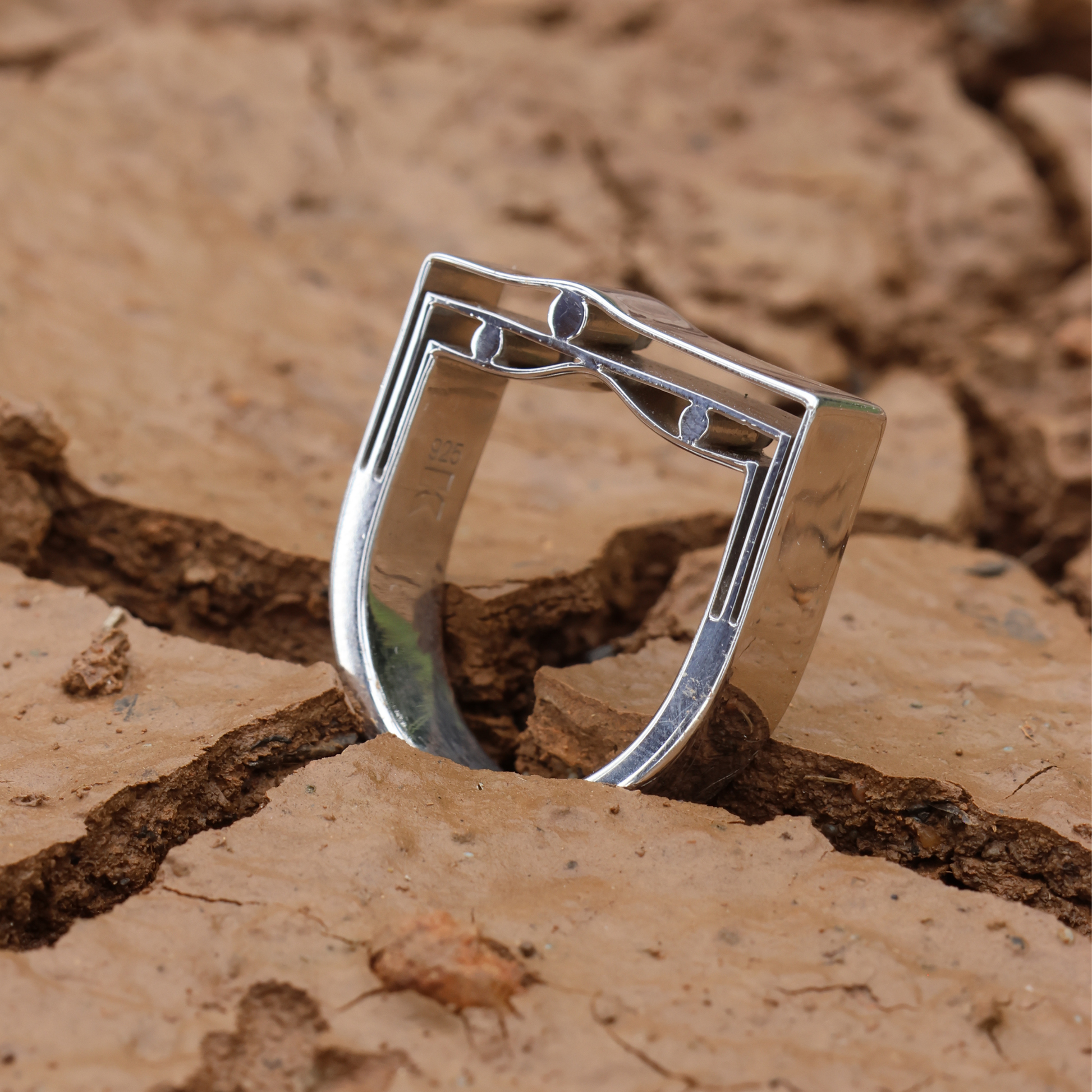 Zephyr Ring — Bold